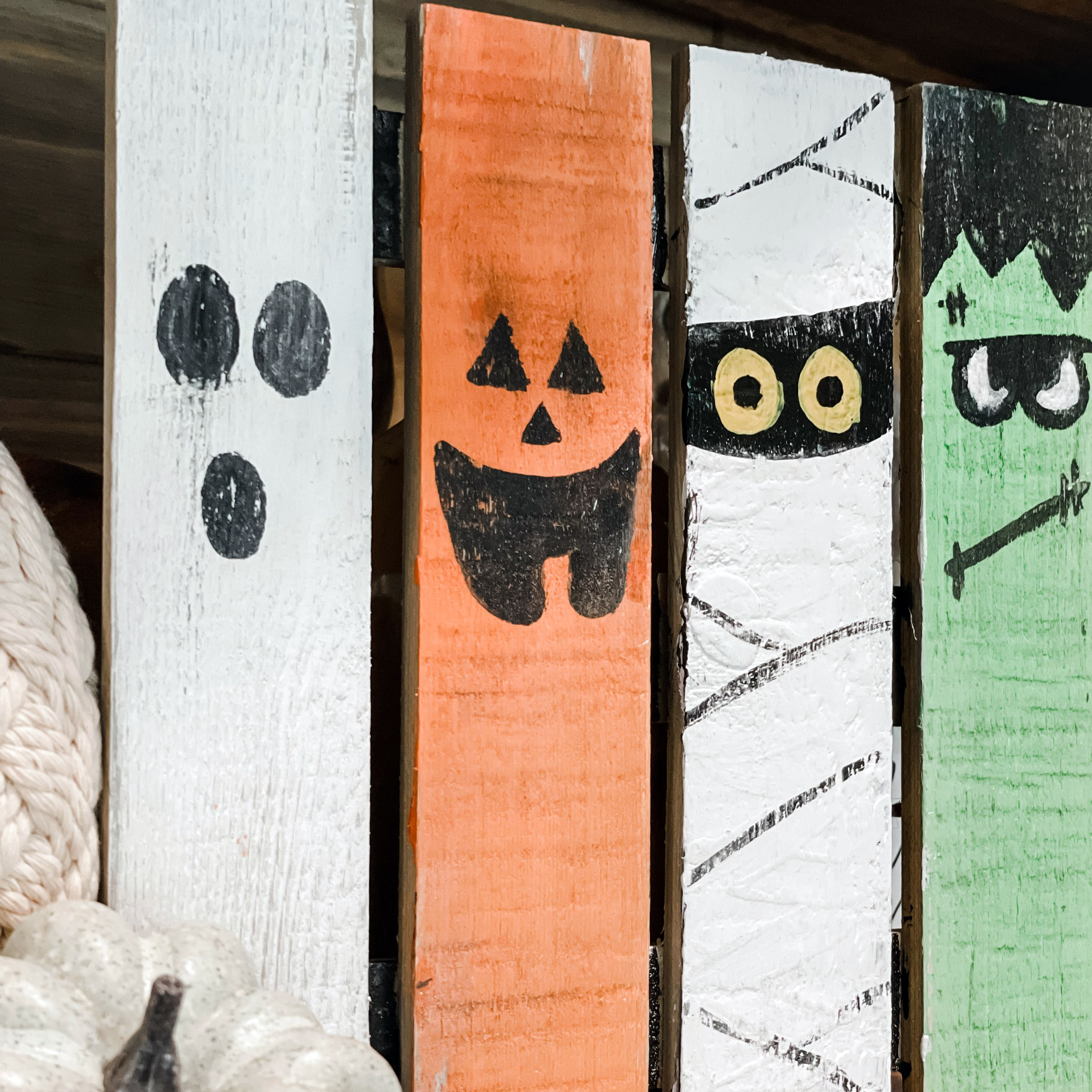 Halloween painted signs